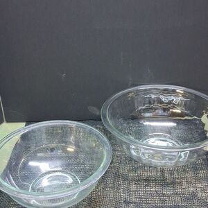 Pyrex set of 2 Clear Glass Mixing Bowls, (1.4 L.) or 1.5 Qt. and 2.5 L size